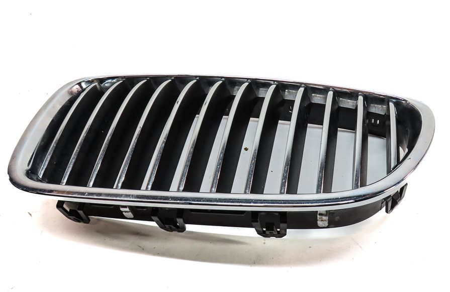Thumbnail 4: 2011-2013 BMW 528i 535i 550i (F10) LEFT FRONT BUMPER AIR VENT GRILLE (CHROME)