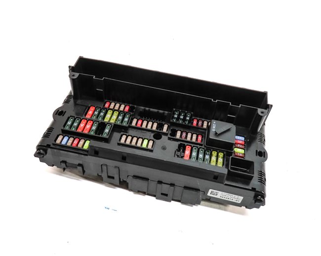 2012-2017 BMW 5 6 7 (F01 F06 F10) FRONT POWER DISTRIBUTION RELAY FUSE BOX