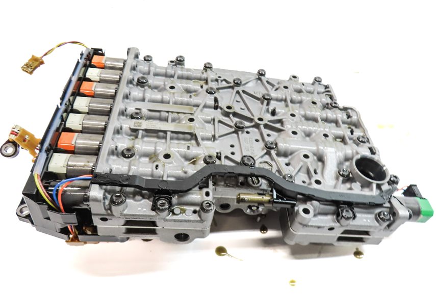 Thumbnail 11: 13 BMW 535iGT 535i (F07 F10) 8HP-45 AUTOMATIC TRANSMISSION VALVE BODY w/OIL PUMP