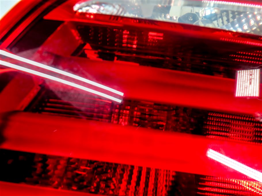 Thumbnail 7: 11-13 BMW 528i 535i 550i M5 (F10) RIGHT REAR INNER TRUNK TAILLIGHT LIGHT LAMP