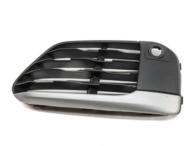 Thumbnail 5: 2016-2019 BMW X1 (F48) FRONT RIGHT PASSENGER LOWER BUMPER VENT GRILLE TRIM END
