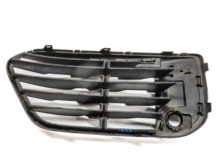 Thumbnail 6: 2016-2019 BMW X1 (F48) FRONT RIGHT PASSENGER LOWER BUMPER VENT GRILLE TRIM END