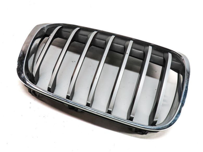 Thumbnail 2: 2016-2019 BMW X1 (F48) FRONT RIGHT PASSENGER UPPER BUMPER KIDNEY VENT GRILLE