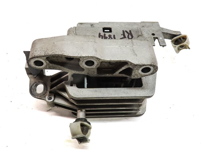 Thumbnail 2: 2017 BMW X1 (F48) 2.0L (B46) RIGHT ENGINE MOTOR SUPPORT MOUNT
