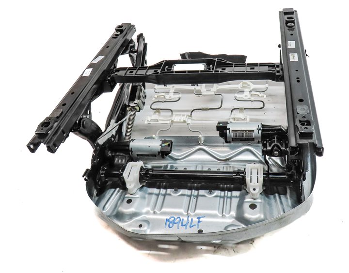 Thumbnail 7: 16-19 BMW X1 (F48) FRONT RIGHT STANDARD PASSENGER SEAT TRACK w/ ADJUST MOTORS