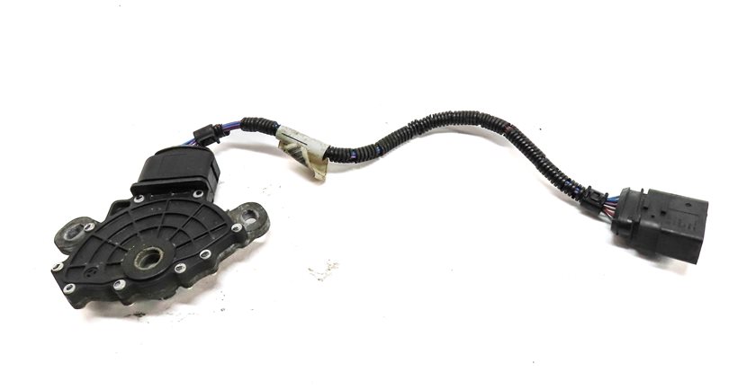 Thumbnail 4: 2008 PORSCHE CAYENNE (957) AUTOMATIC TRANSMISSION NEUTRAL SAFETY SWITCH