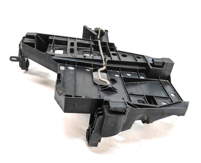 Thumbnail 4: 2008 PORSCHE CAYENNE (957) FRONT LEFT DRIVER HEADLIGHT LAMP MOUNT BRACKET