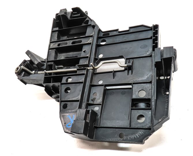 Thumbnail 2: 2008 PORSCHE CAYENNE (957) FRONT RIGHT PASSENGER HEADLIGHT LAMP MOUNT BRACKET