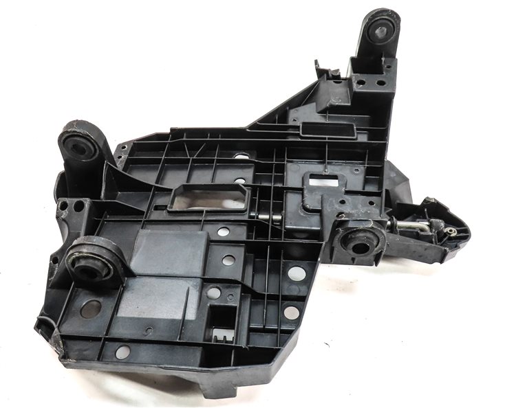 Thumbnail 6: 2008 PORSCHE CAYENNE (957) FRONT RIGHT PASSENGER HEADLIGHT LAMP MOUNT BRACKET