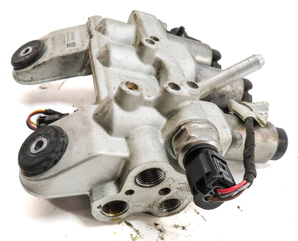 Thumbnail 3: 2008 PORSCHE CAYENNE (957) SUSPENSION LEVELING HYDRAULIC VALVE BLOCK
