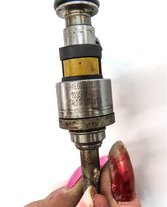 Thumbnail 6: 2008 PORSCHE CAYENNE (957) 4.8L TWIN TURBO ENGINE FUEL INJECTOR SET-8