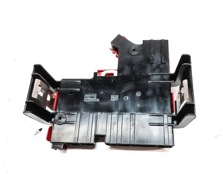 Thumbnail 6: 2015 BMW 750LI (F01) 4.4L (N63) ENGINE BATTERY POSITIVE POWER DISTRIBUTION PLATE