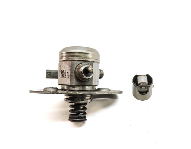 Thumbnail 2: 12-19 BMW 5 6 7 M5 M6 X5 X6 (F06 F10 F15 F16 F85) 4.4L HIGH PRESSURE FUEL PUMP