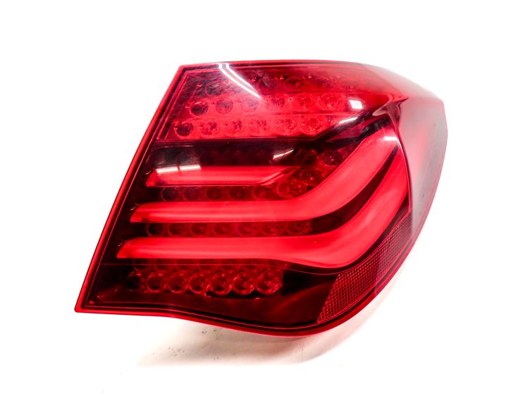 13-15 BMW 7 SERIES F01 F02 F04 REAR RIGHT PASSENGER OUTER TAILLIGHT BRAKE LIGHT