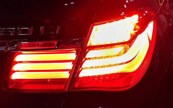 Thumbnail 2: 13-15 BMW 7 SERIES F01 F02 F04 REAR RIGHT PASSENGER OUTER TAILLIGHT BRAKE LIGHT