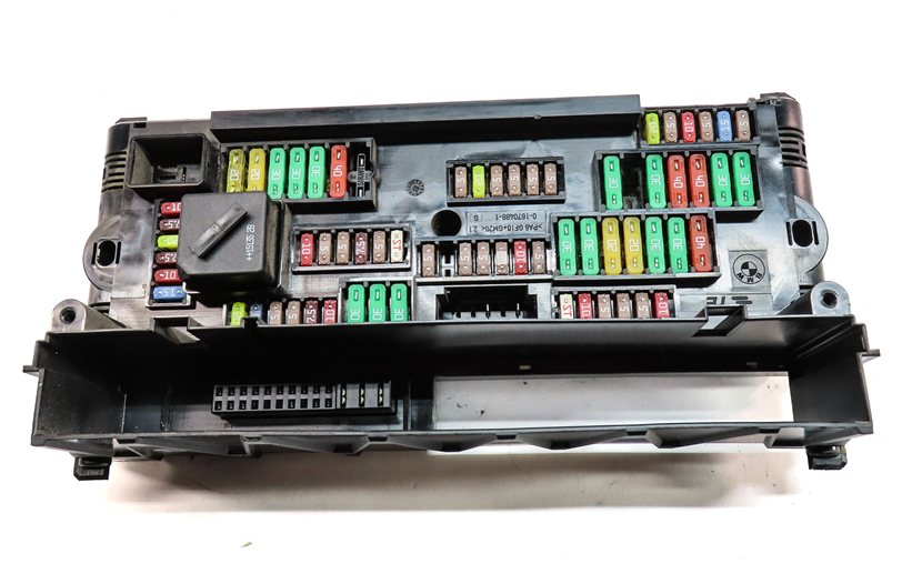 Thumbnail 4: 2015 BMW 750LI (F01) 4.4L (N63) ENGINE FRONT POWER DISTRIBUTION FUSE RELAY BOX