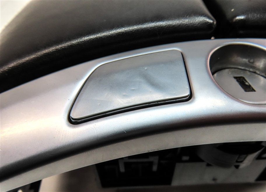 Thumbnail 13: 2009-2015 BMW 7 SERIES (F01 F02 F04) FRONT CENTER CONSOLE ARM REST LID (Black)
