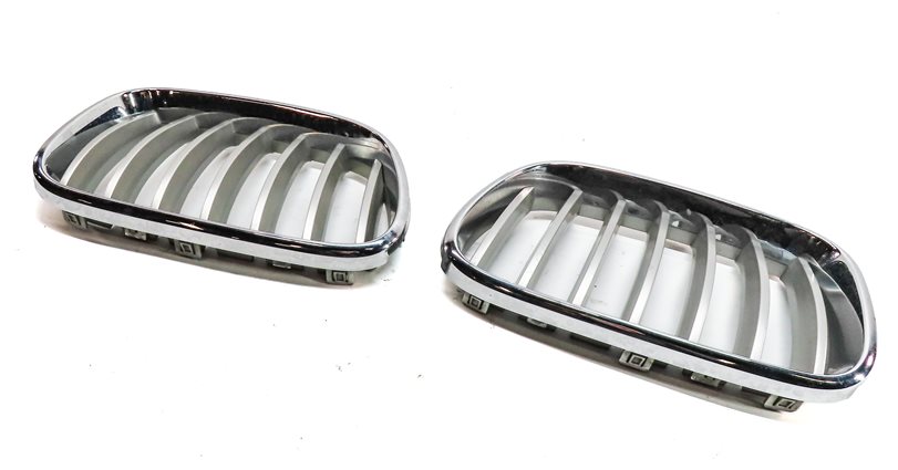 2013-2017 BMW X3 (F25) FRONT LEFT & RIGHT HOOD VENT TRIM GRILLE SET/2