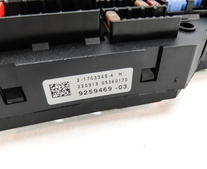 Thumbnail 5: 2013-2014 BMW X3 (F25) REAR TRUNK FUSE BOX POWER JUNCTION RELAY BOX