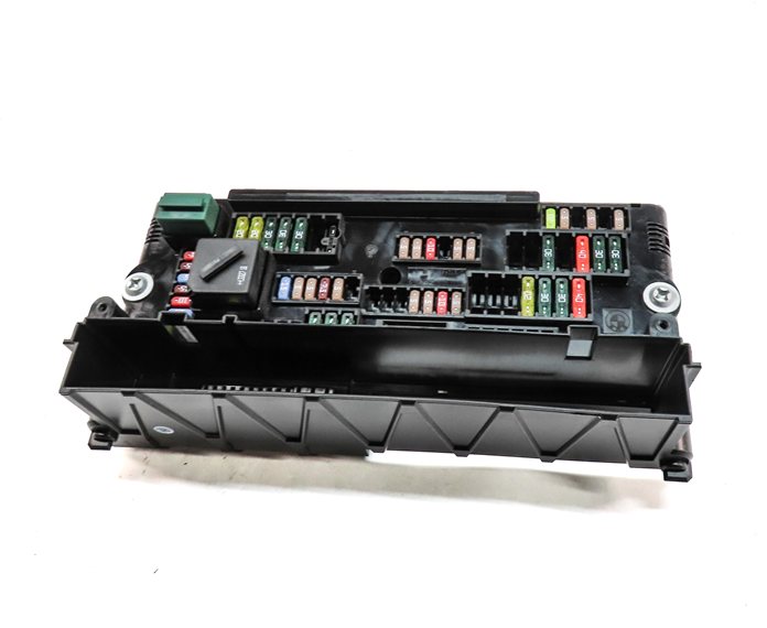 Thumbnail 3: 2014 BMW X3 (F25) 2.0L (N20) ENGINE FRONT POWER DISTRIBUTION FUSE RELAY BOX