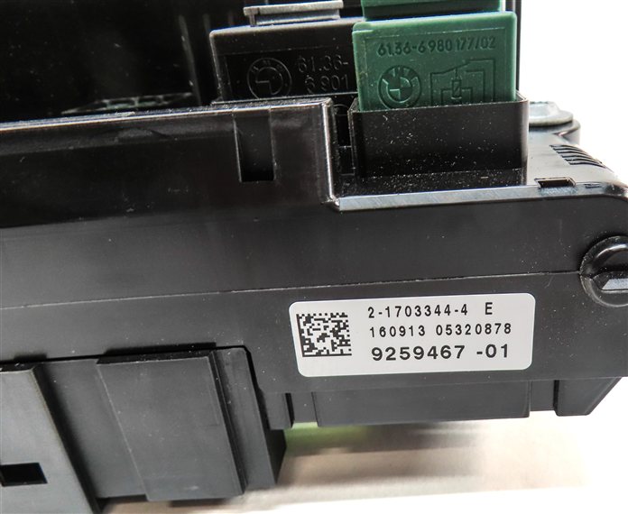 Thumbnail 5: 2014 BMW X3 (F25) 2.0L (N20) ENGINE FRONT POWER DISTRIBUTION FUSE RELAY BOX