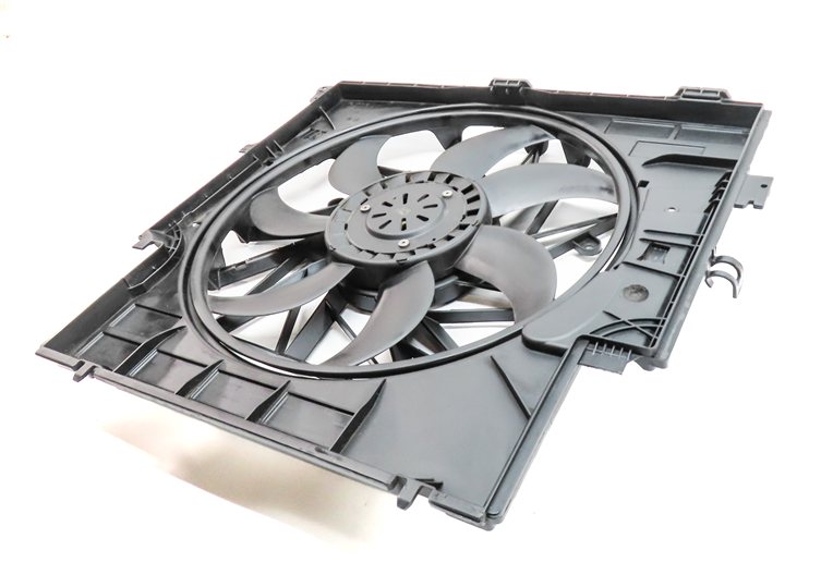 13-18 BMW X3 X4 (F25 F26) 2.0L N20 TURBO ENGINE RADIATOR COOLING FAN w/ SHROUD