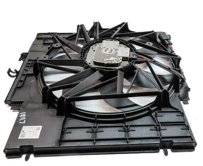 Thumbnail 6: 13-18 BMW X3 X4 (F25 F26) 2.0L N20 TURBO ENGINE RADIATOR COOLING FAN w/ SHROUD