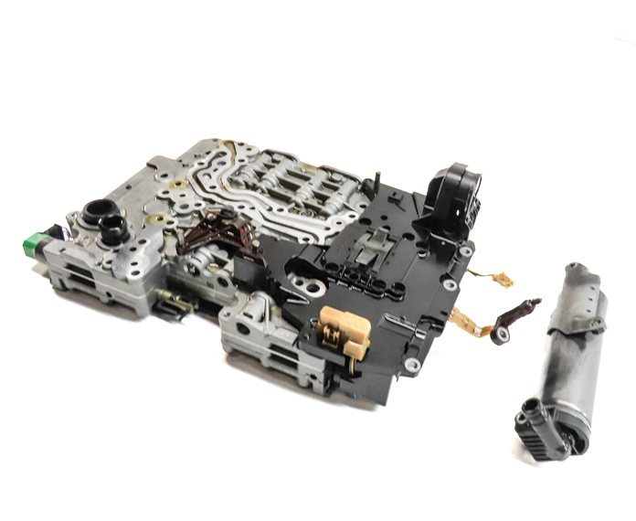 14 BMW 328i 328iGT X3 F25 F30 F34 2.0L 8HP45 A/T VALVE BODY w/HYDRAULIC OIL PUMP
