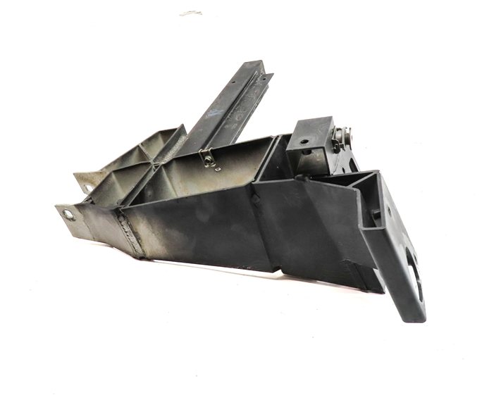 Thumbnail 3: 2014 BMW X3 (F25) 2.0L (N20) ENGINE RIGHT PASSENGER RADIATOR SUPPORT BRACKET