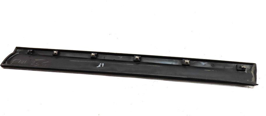 Thumbnail 9: 11-18 BMW X3 X4 (F25 26) FRONT LEFT LOWER DOOR MOULDING TRIM (w/o M or X-LINE)