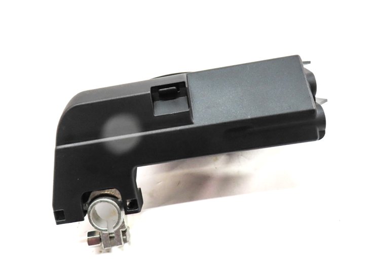 Thumbnail 4: 2017 AUDI A4 (B9 8W) 2.0L (CYMC) ENGINE BATTERY TERMINAL MODULE