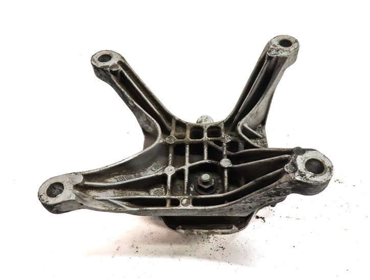Thumbnail 2: 2017 AUDI A4 (B9 8W) AUTOMATIC TRANSMISSION SUPPORT MOUNT