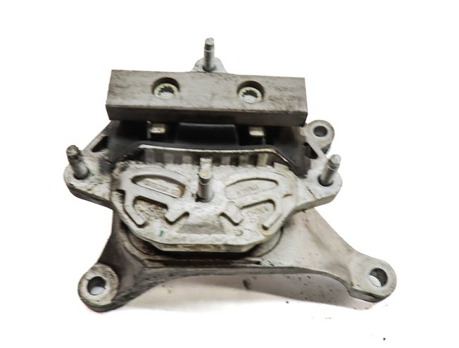 Thumbnail 4: 2017 AUDI A4 (B9 8W) AUTOMATIC TRANSMISSION SUPPORT MOUNT