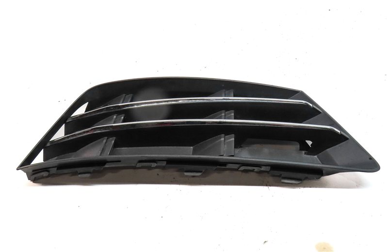 Thumbnail 2: 2017-2018 AUDI A4 (B9 8W) FRONT RIGHT PASSENGER OUTER BUMPER GRILLE TRIM INSERT