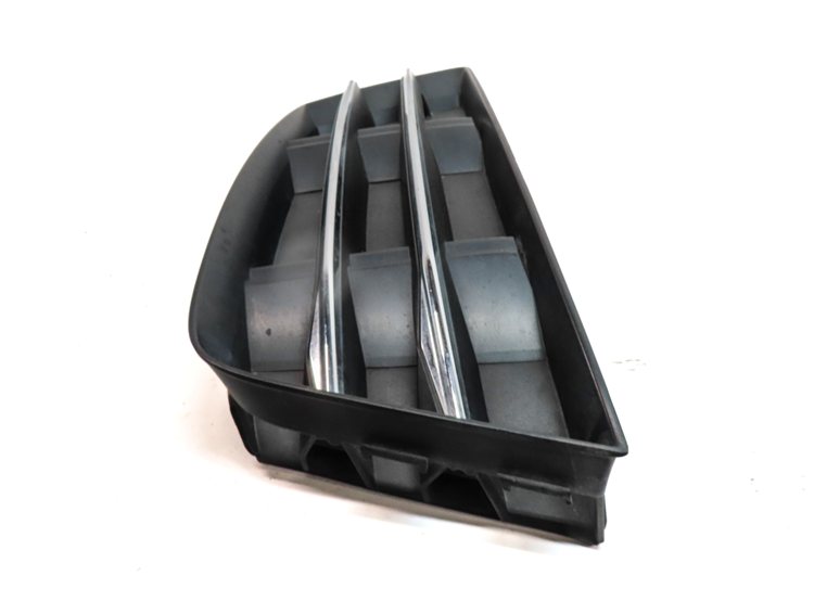 Thumbnail 4: 2017-2018 AUDI A4 (B9 8W) FRONT RIGHT PASSENGER OUTER BUMPER GRILLE TRIM INSERT