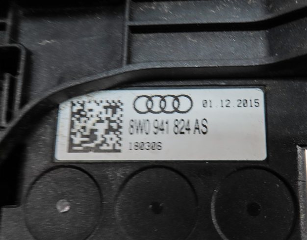 Thumbnail 5: 2017 AUDI A4 (B9 8W) 2.0L (CYMC) ENGINE POSITIVE BATTERY TERMINAL JUNCTION BLOCK