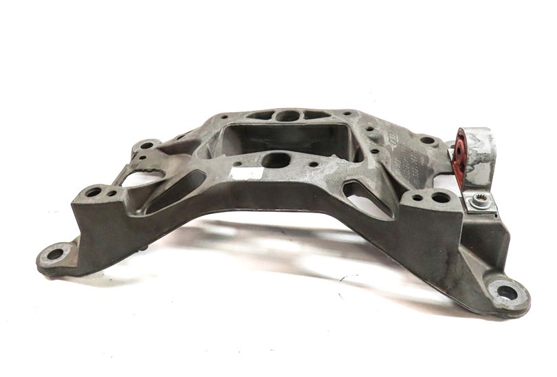 Thumbnail 4: 2017 AUDI A4 (B9 8W) AUTOMATIC TRANSMISSION CROSSMEMBER SUPPORT MOUNT