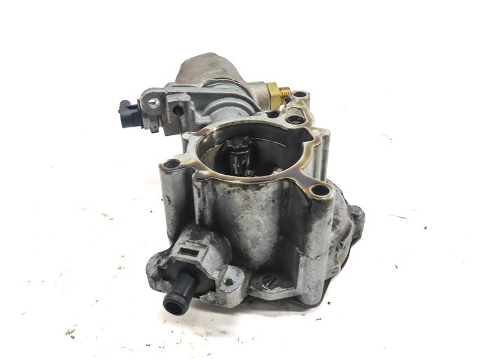 Thumbnail 5: 2012 AUDI A4 (B8 8K) 2.0L (CAEB) HIGH PRESSURE FUEL PUMP w/ BRAKE VACUUM PUMP