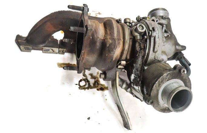 Thumbnail 3: 2009-2012 AUDI A4 A5 Q5 (B8 8K 8T 8R) 2.0T TURBO ENGINE TURBOCHARGER w/ MANIFOLD