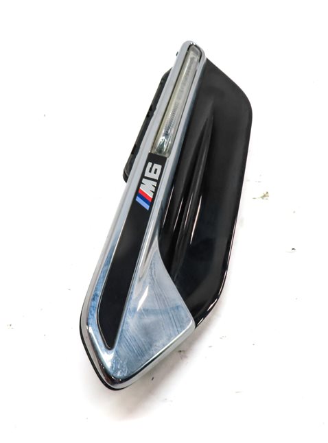 Thumbnail 3: 12-19 BMW M6 ///M (F06 F12 F13) LEFT FRONT DRIVER FENDER TURN SIGNAL LIGHT LAMP