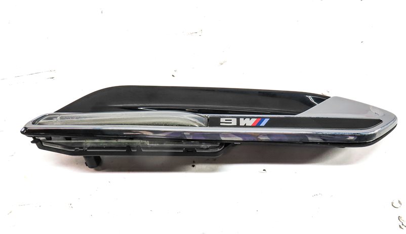 Thumbnail 4: 12-19 BMW M6 ///M (F06 F12 F13) LEFT FRONT DRIVER FENDER TURN SIGNAL LIGHT LAMP