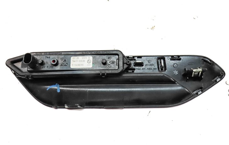 Thumbnail 5: 12-19 BMW M6 ///M (F06 F12 F13) LEFT FRONT DRIVER FENDER TURN SIGNAL LIGHT LAMP