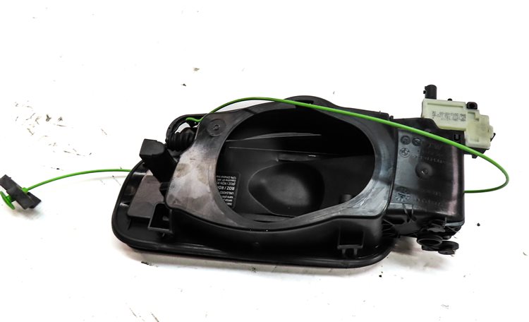 Thumbnail 9: 12-18 BMW 640i 650i M6 F12 F06 COUPE CONVERTIBLE REAR FUEL TANK DOOR LID (Gray)