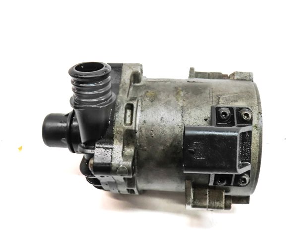 Thumbnail 4: 2012-2019 BMW M5 M6 ///M (F06 F10 F12 F13) 4.4L S63T ENGINE AUXILIARY WATER PUMP
