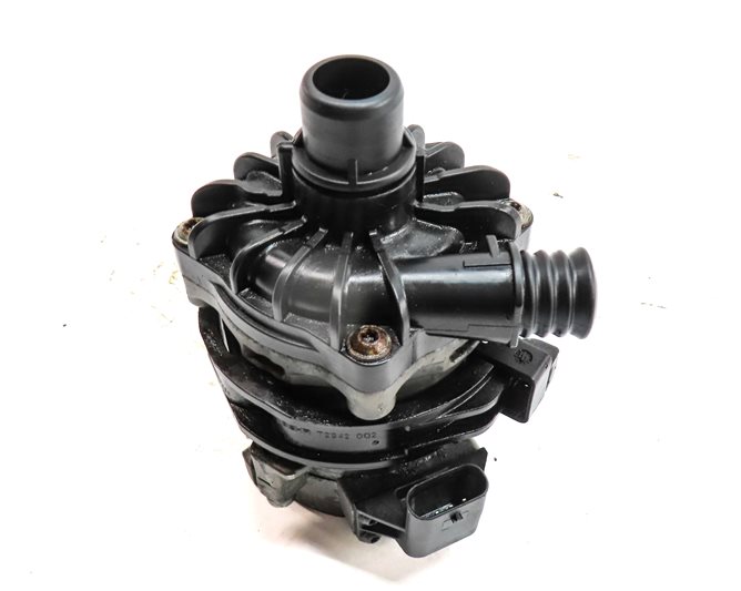 Thumbnail 3: 2012-2019 BMW M5 M6 ///M (F06 F10 F12 F13) 4.4L S63T ENGINE AUXILIARY WATER PUMP