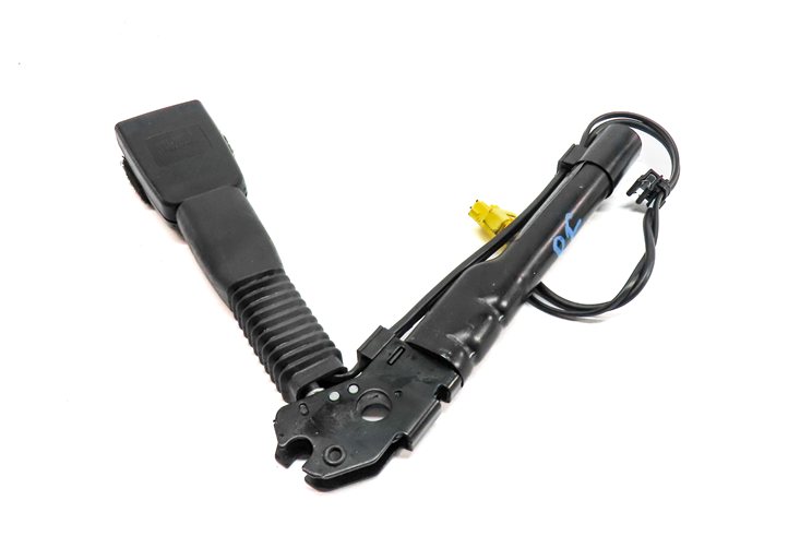 Thumbnail 4: 12-19 BMW 4 6 SERIES M4 M6 F06 F12 F13 F32 RIGHT FRONT SEATBELT RECEIVER (Black)