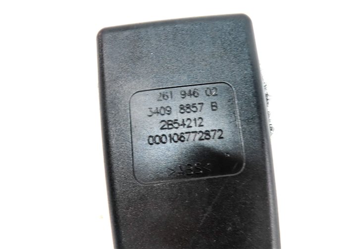 Thumbnail 5: 12-19 BMW 4 6 SERIES M4 M6 F06 F12 F13 F32 RIGHT FRONT SEATBELT RECEIVER (Black)