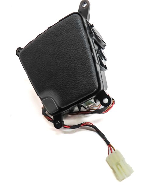 Thumbnail 2: 2013 BMW M6 (F13) COUPE FRONT CENTER CONSOLE ASHTRAY w/12V POWER SOCKET (BLACK)