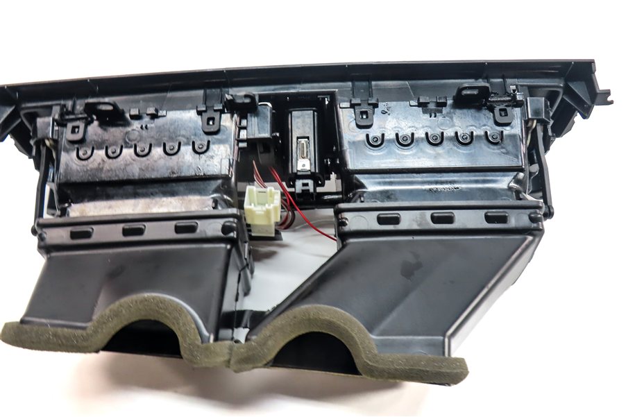 Thumbnail 4: 2013 BMW M6 (F13) FRONT CENTER DASH HEAT AIR AC HVAC DUAL VENT (Black)