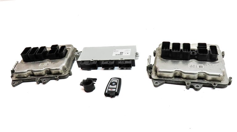 Thumbnail 2: 12-15 BMW M5 M6 ///M (F06 F10 F12 F13) 4.4L S63 ENGINE DME CAS 4 MODULE KEY SET